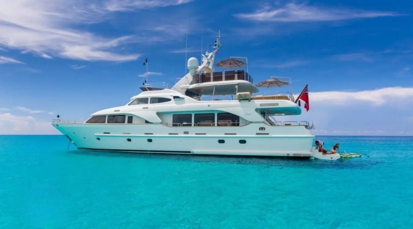 Benneti 110 ft VIP