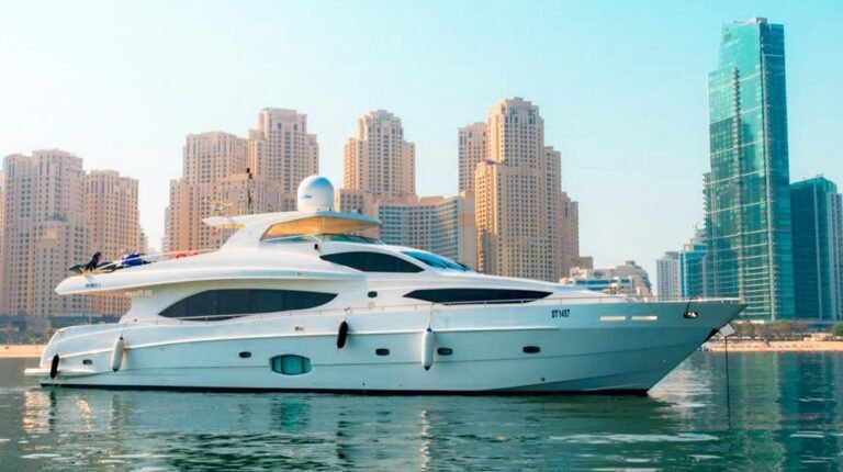 Majesty 101 ft jacuzzi