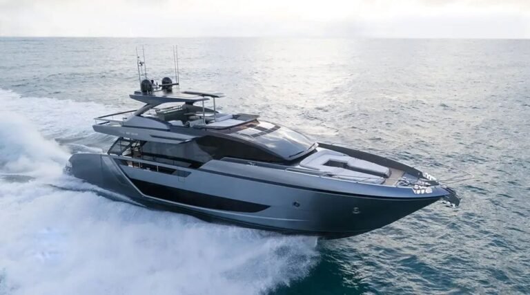 Riva 82 ft