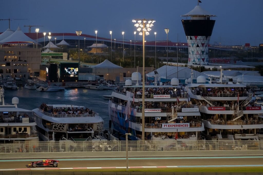 Yacht charter Abu Dhabi Formula 1-1 6